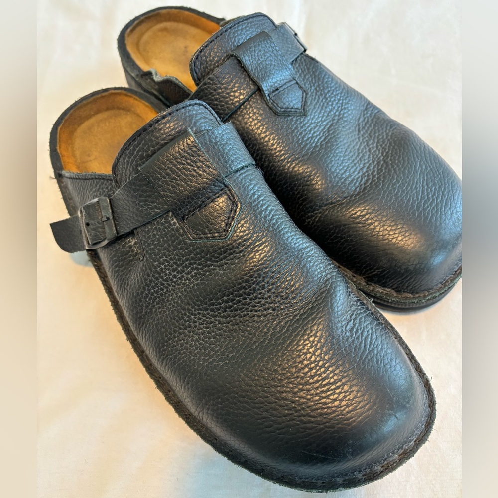 Naot Black Pebbled Leather Slip-On Clogs